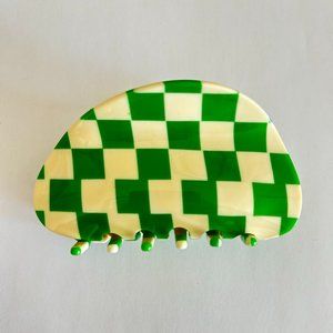 Chunks Checker Claw (green + cream) seconds